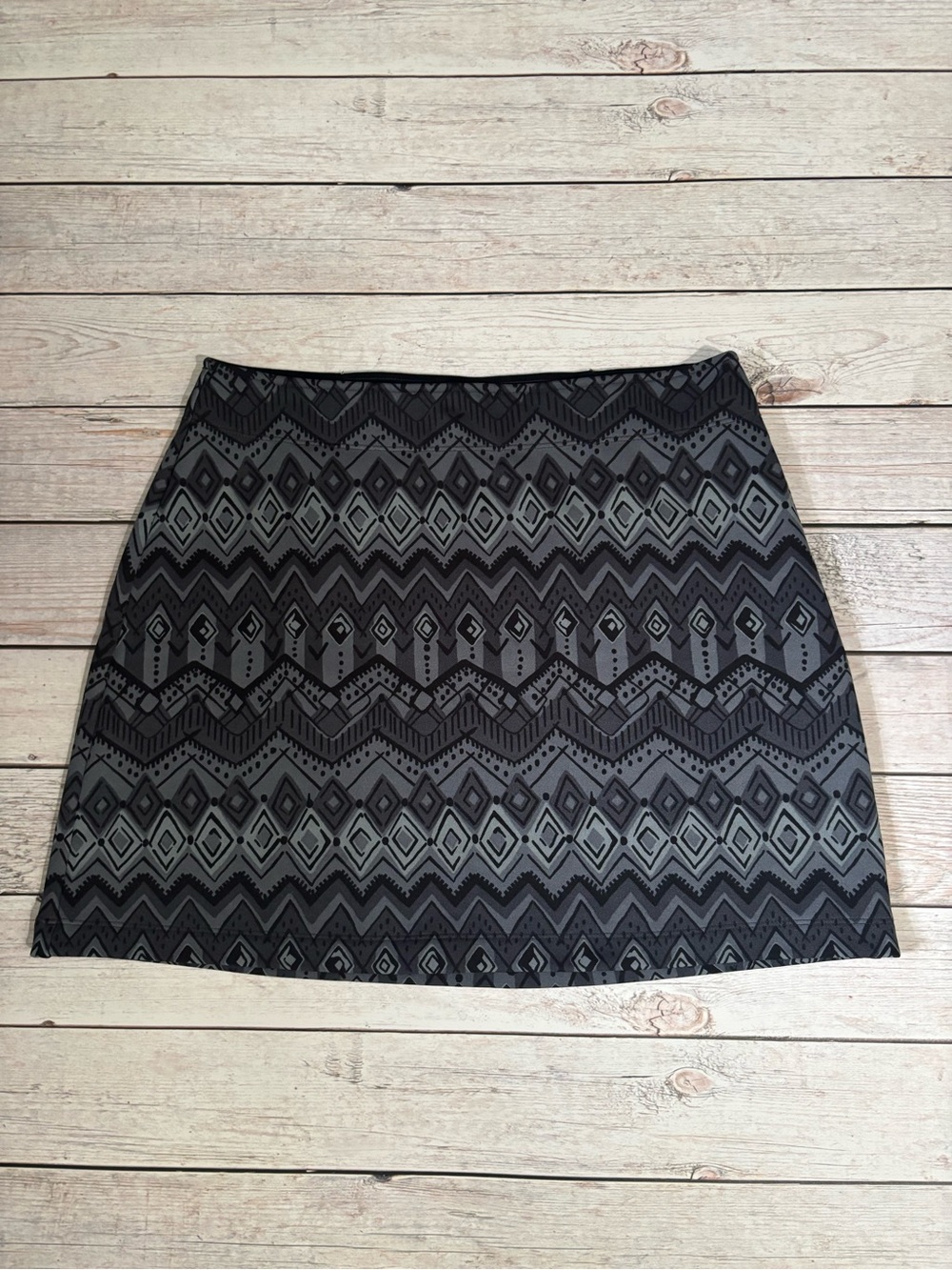 Athleta Black & Gray Aztec-Inspired Fleece Lined Mini Skirt